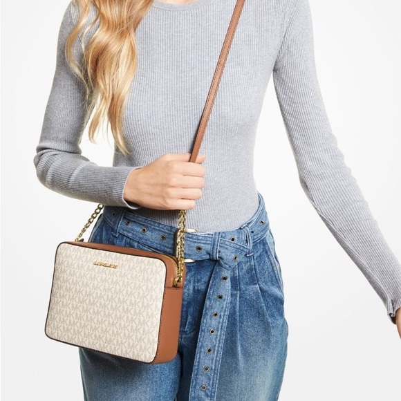 MICHAEL Michael Kors Handbags - Gently loved Michael Kors jet set crossbody purse